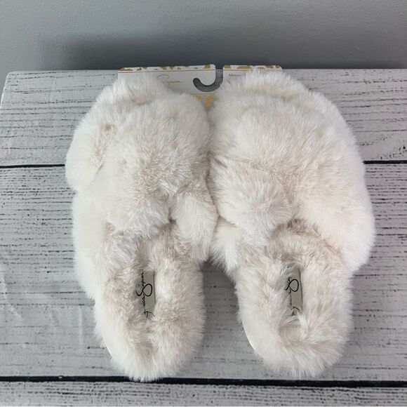 Jessica Simpson Fuzzy Slippers With Pearl Beads Size 7-8 NWT! - Picture 1 of 6